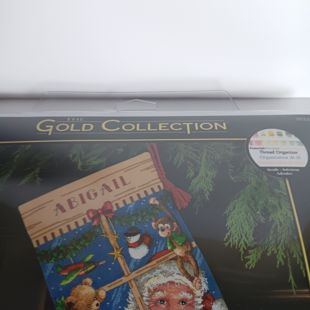 Dimensions Gold Collection Santa's Toys Stocking Kit 8818 DIY New - Picture 4 of 7